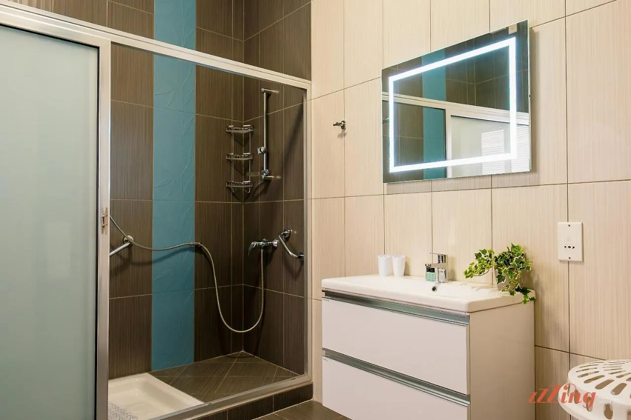 Live Like A Rockstar In This Luxury Home Siggiewi 0*,